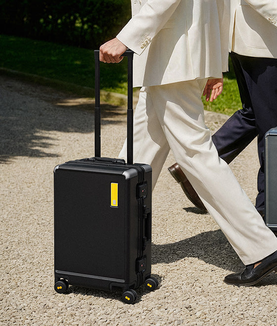 Best Zipperless Luggage: 6 Suitcases for Carry-On and Checked Trips