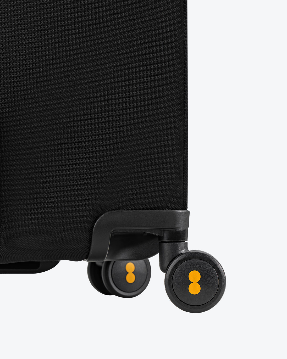 Capture expandable carry on -wheel
