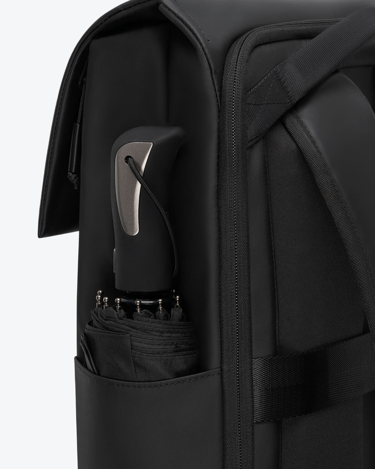 LEVEL8 Moment Backpack side pocket